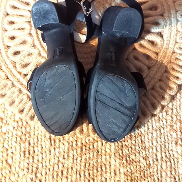 Anne Klein Swede Sandal - Picture 3 of 5